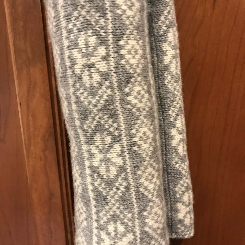 GAP Endless Scarf - Picture 3 of 5